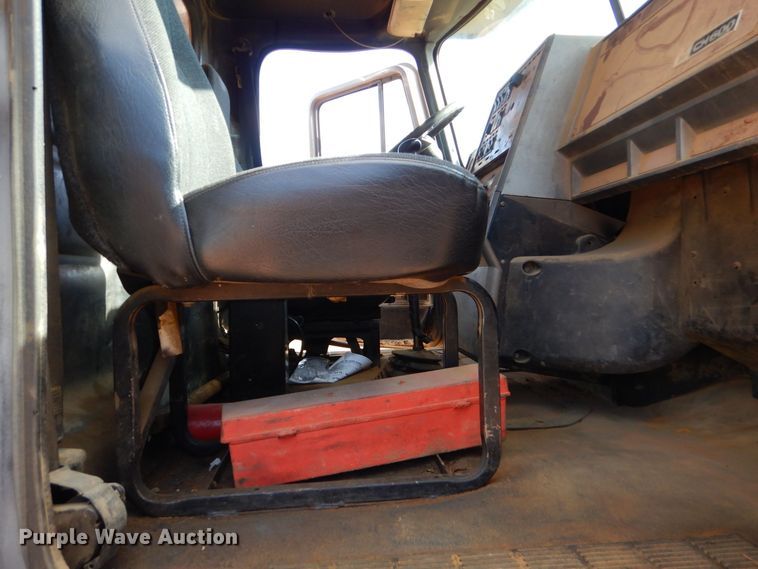 image for item DP8611 1999 Mack CH613  dump truck