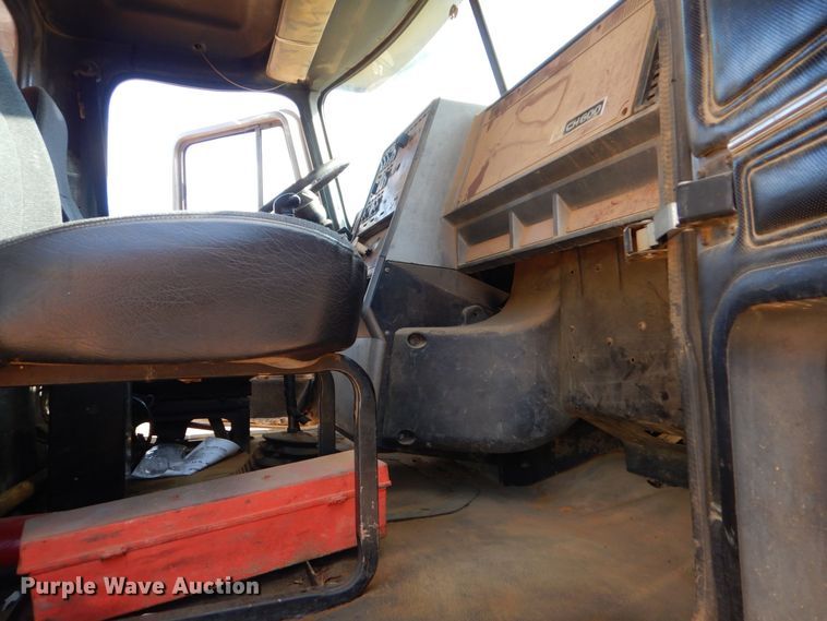 image for item DP8611 1999 Mack CH613  dump truck