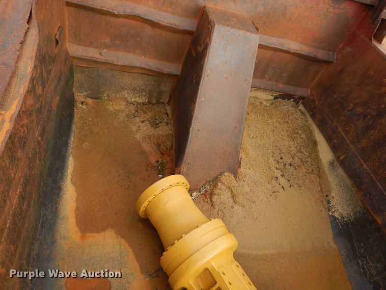 image for item DP8611 1999 Mack CH613  dump truck