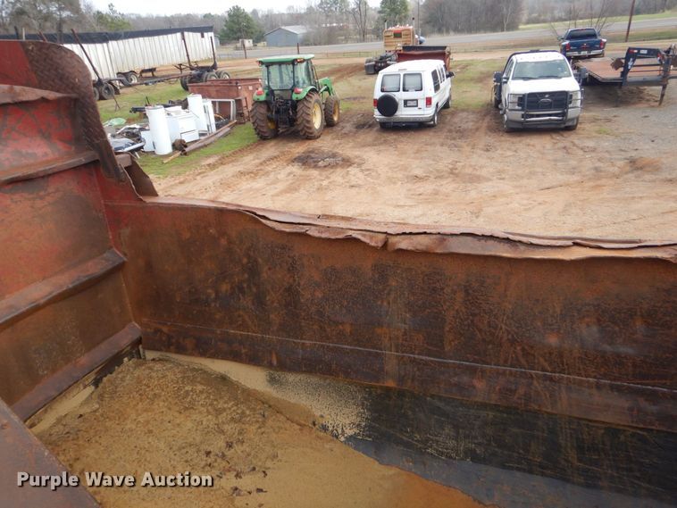 image for item DP8611 1999 Mack CH613  dump truck