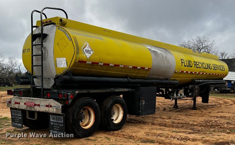 image for item DQ1958 1987 Heil  tank trailer