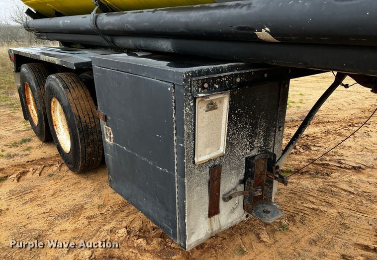 image for item DQ1958 1987 Heil  tank trailer