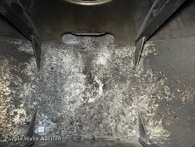 image for item DQ1958 1987 Heil  tank trailer