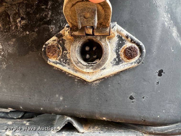 image for item DQ1958 1987 Heil  tank trailer