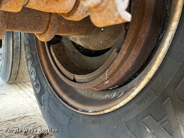 image for item DQ1958 1987 Heil  tank trailer