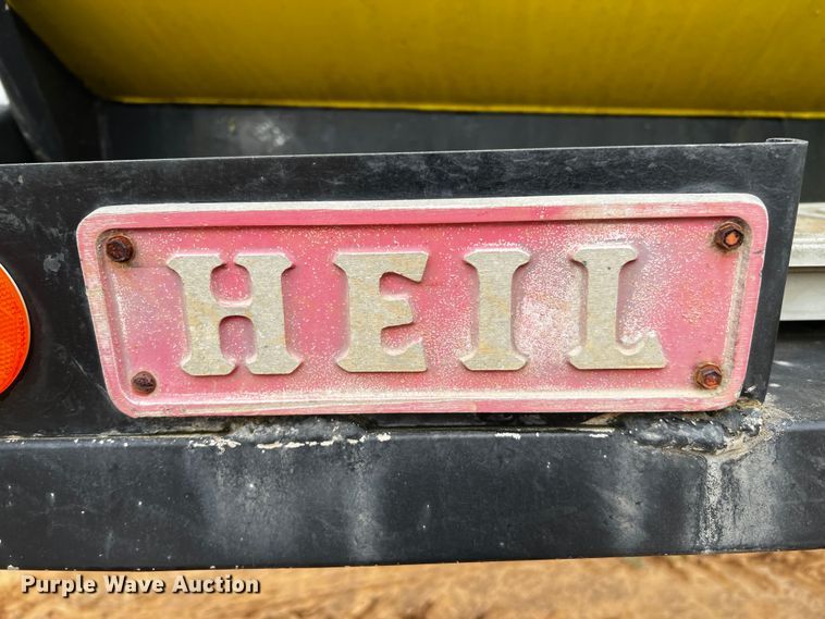 image for item DQ1958 1987 Heil  tank trailer