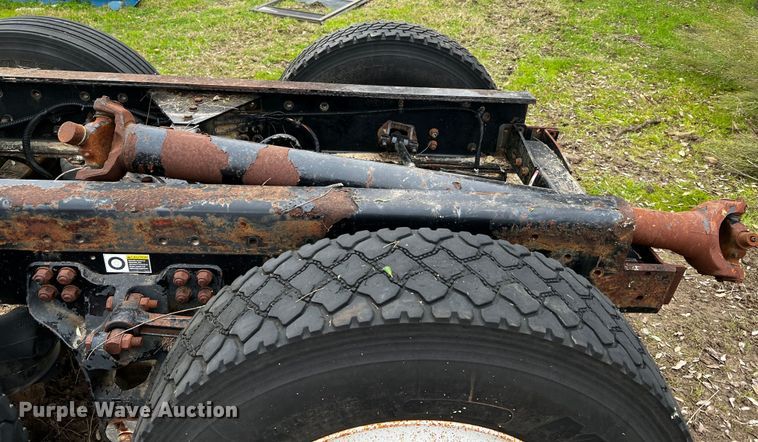 image for item DQ1960 2007 Kenworth truck cab and chassis