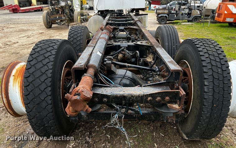 image for item DQ1960 2007 Kenworth truck cab and chassis