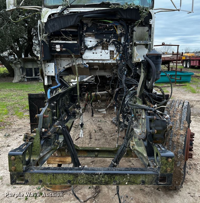 image for item DQ1960 2007 Kenworth truck cab and chassis