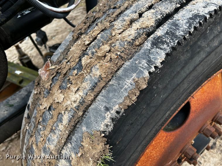 image for item DQ1960 2007 Kenworth truck cab and chassis