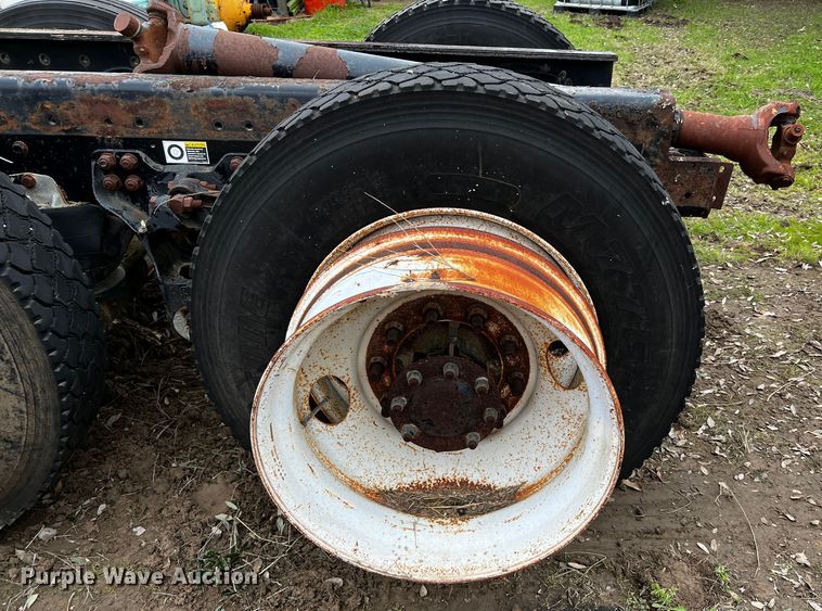 image for item DQ1960 2007 Kenworth truck cab and chassis