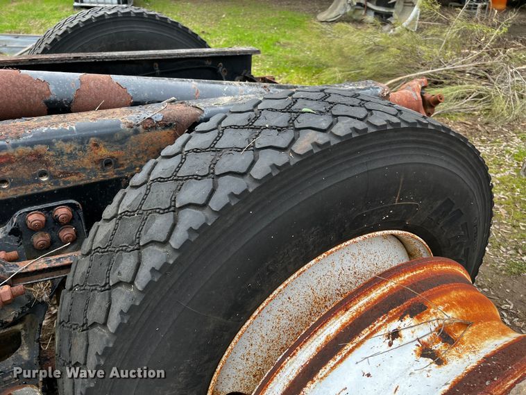 image for item DQ1960 2007 Kenworth truck cab and chassis