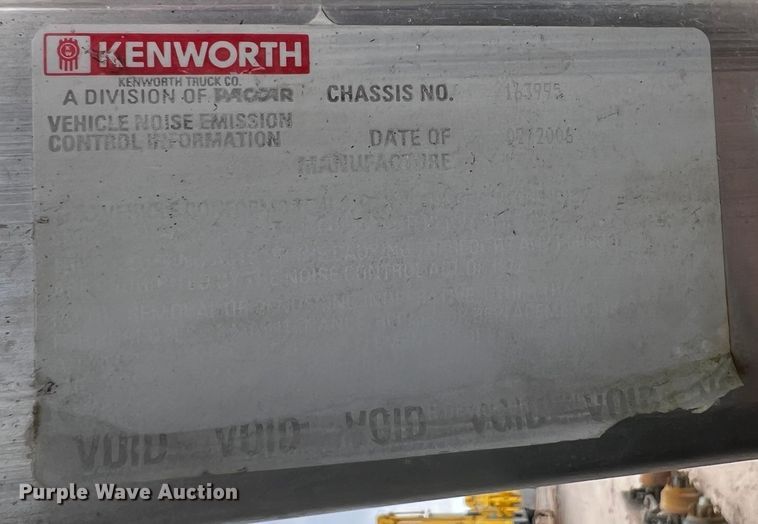 image for item DQ1960 2007 Kenworth truck cab and chassis