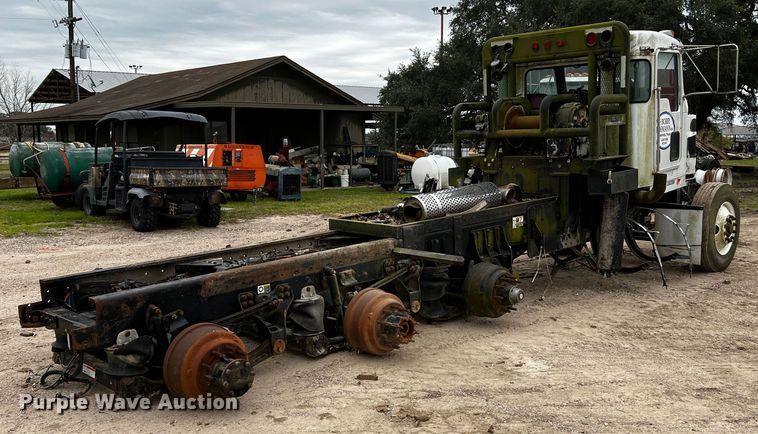 image for item DQ1961 2007 Kenworth truck cab and chassis