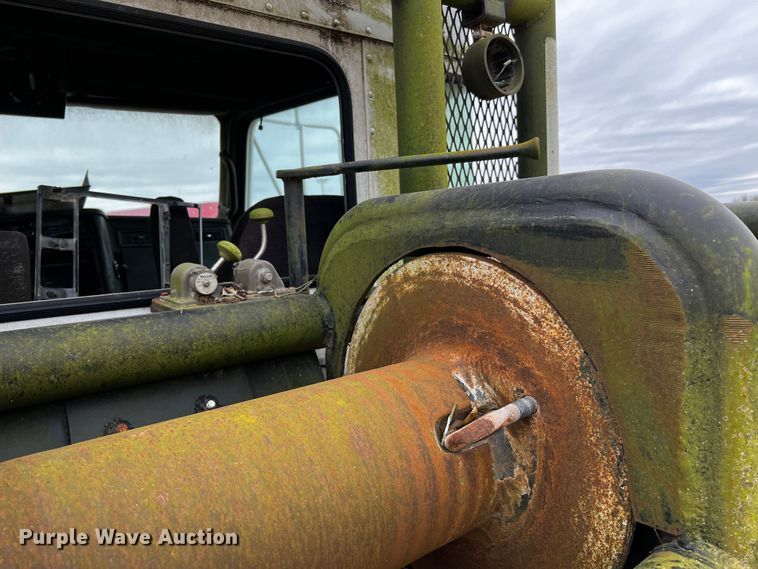 image for item DQ1961 2007 Kenworth truck cab and chassis