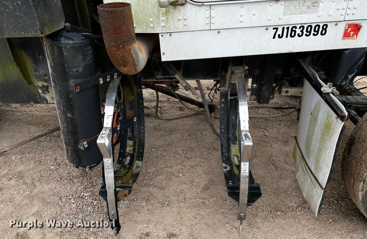 image for item DQ1961 2007 Kenworth truck cab and chassis