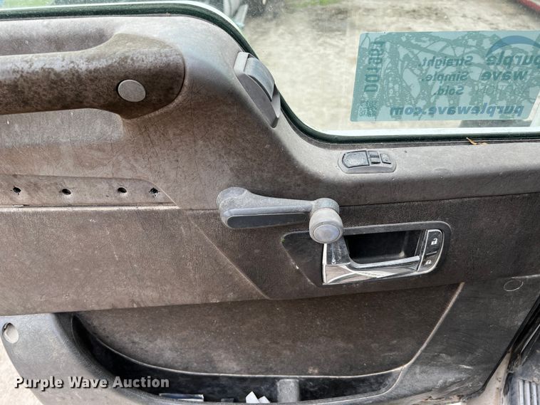 image for item DQ1961 2007 Kenworth truck cab and chassis