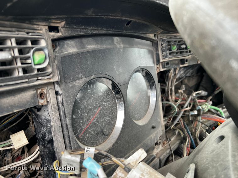 image for item DQ1961 2007 Kenworth truck cab and chassis