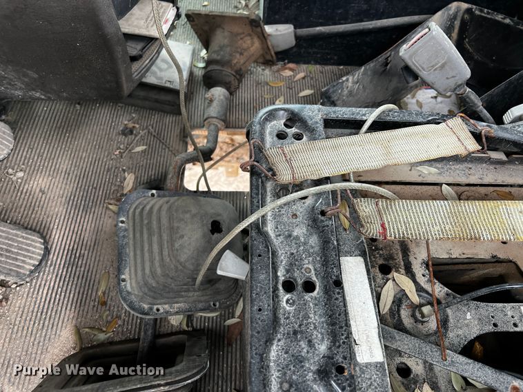 image for item DQ1961 2007 Kenworth truck cab and chassis