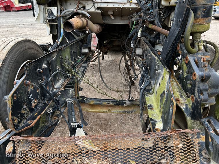 image for item DQ1961 2007 Kenworth truck cab and chassis