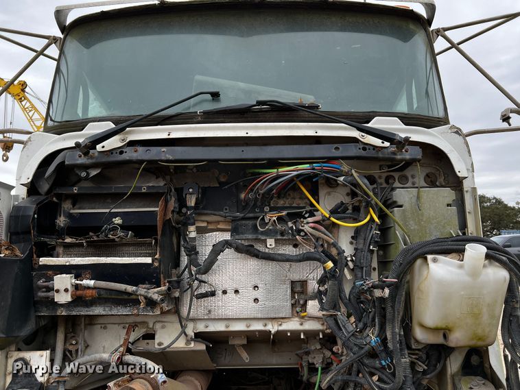 image for item DQ1961 2007 Kenworth truck cab and chassis