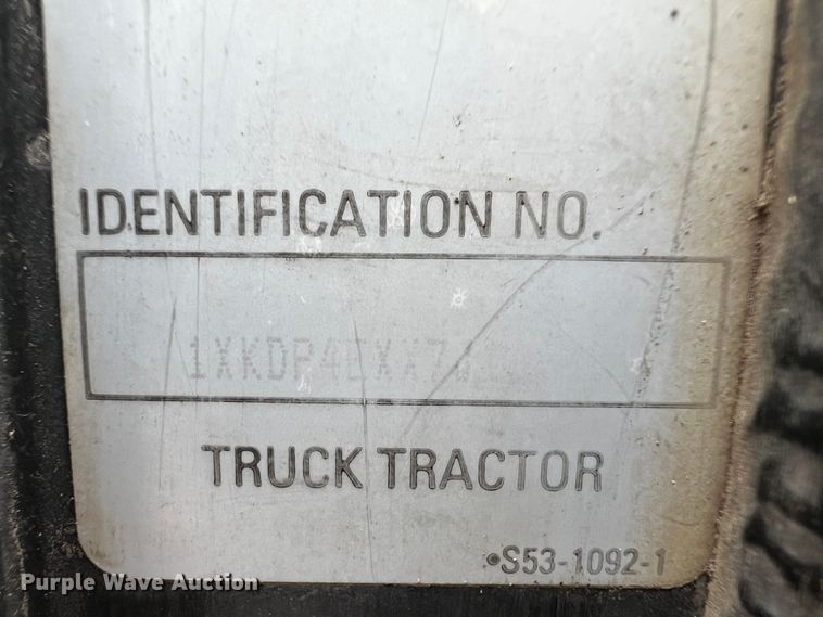 image for item DQ1961 2007 Kenworth truck cab and chassis