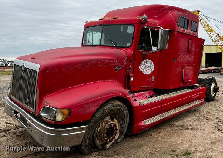 image for item DQ1962 1998 International 9400  truck cab and chassis