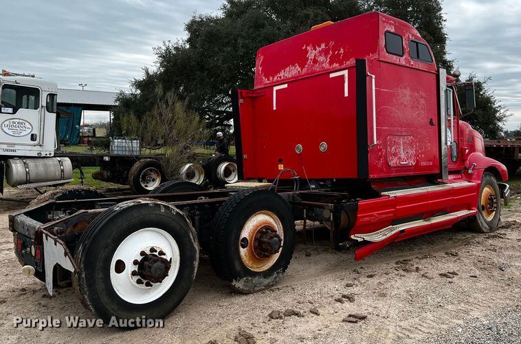 image for item DQ1962 1998 International 9400  truck cab and chassis