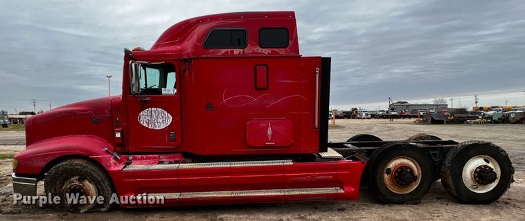 image for item DQ1962 1998 International 9400  truck cab and chassis