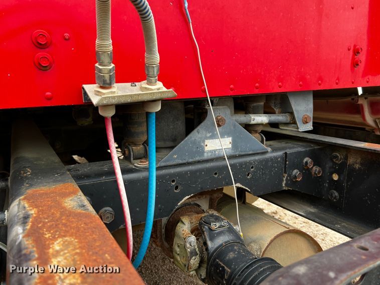 image for item DQ1962 1998 International 9400  truck cab and chassis