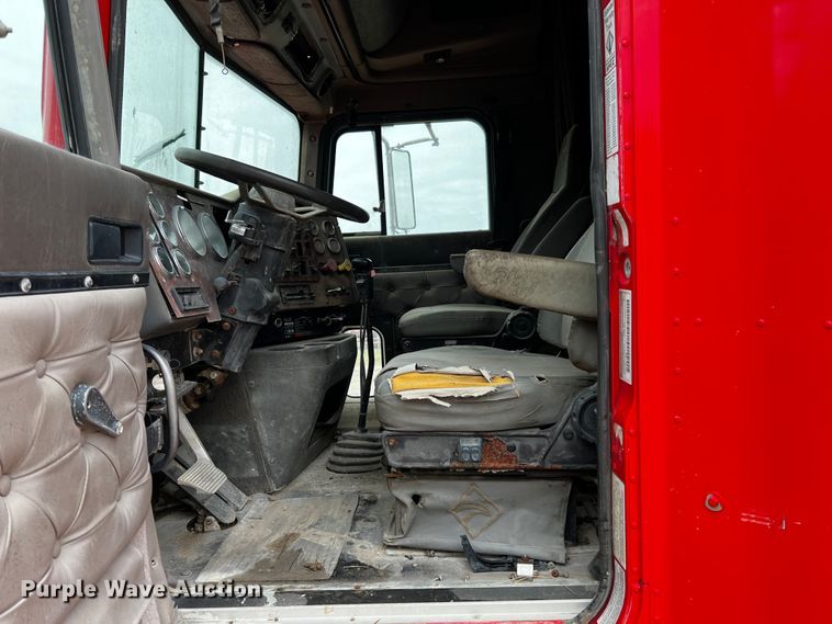 image for item DQ1962 1998 International 9400  truck cab and chassis