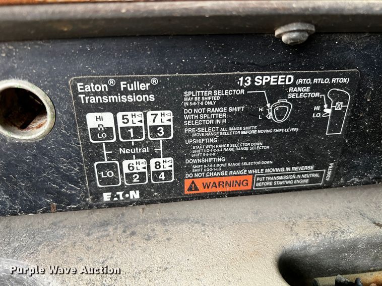 image for item DQ1962 1998 International 9400  truck cab and chassis