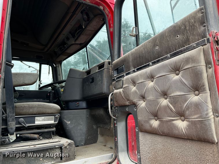 image for item DQ1962 1998 International 9400  truck cab and chassis