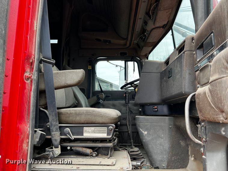 image for item DQ1962 1998 International 9400  truck cab and chassis