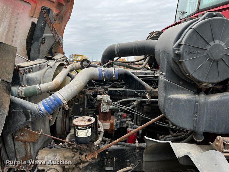 image for item DQ1962 1998 International 9400  truck cab and chassis