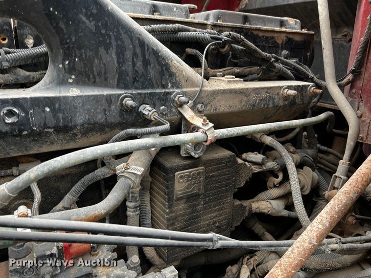 image for item DQ1962 1998 International 9400  truck cab and chassis