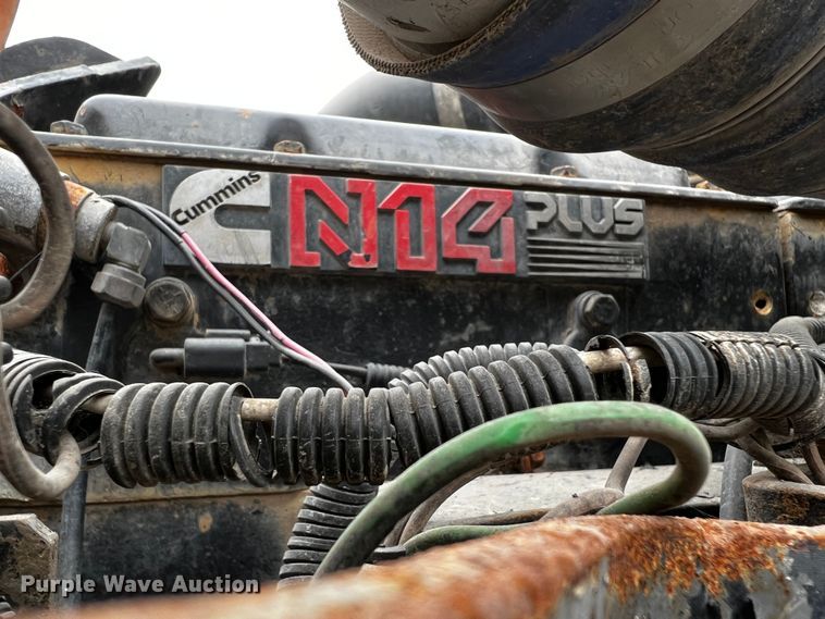 image for item DQ1962 1998 International 9400  truck cab and chassis