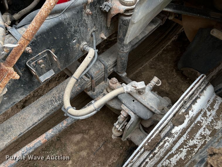 image for item DQ1962 1998 International 9400  truck cab and chassis