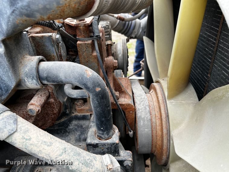 image for item DQ1962 1998 International 9400  truck cab and chassis