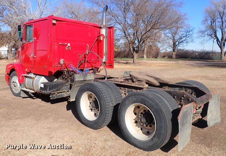 image for item DQ5019 1988 White GMC WIA  semi truck