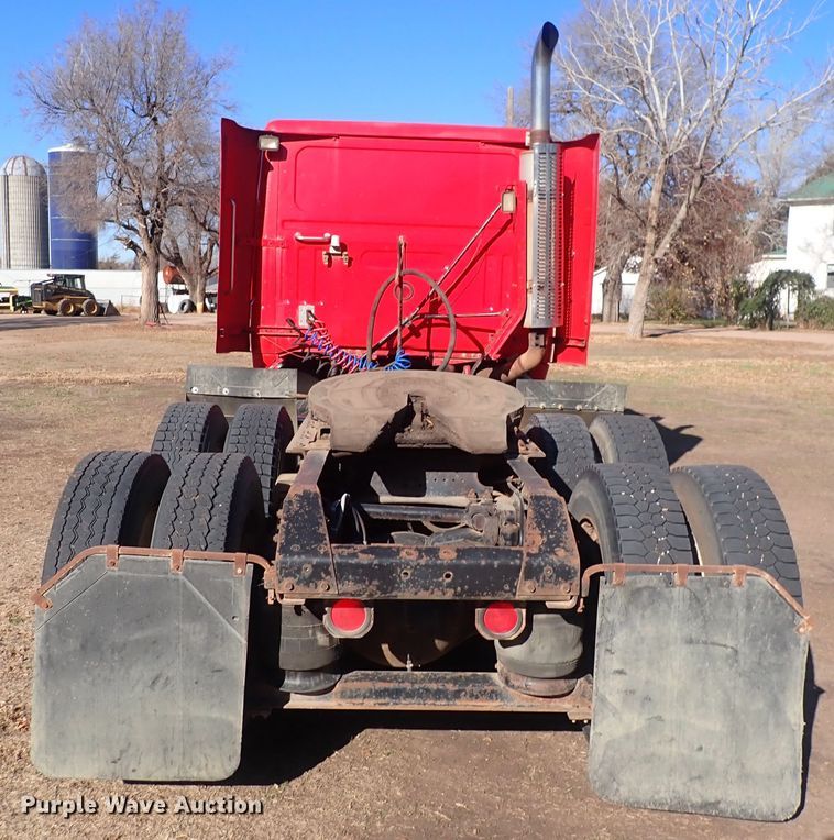 image for item DQ5019 1988 White GMC WIA  semi truck