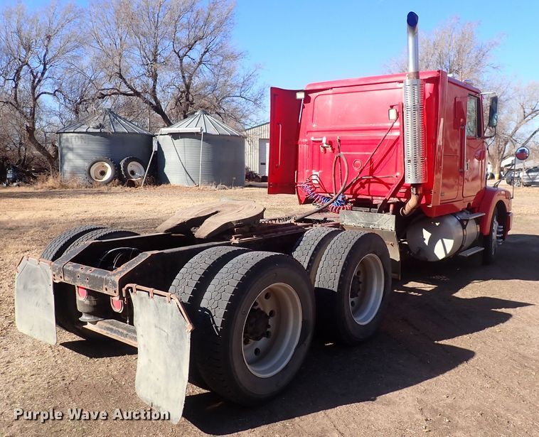 image for item DQ5019 1988 White GMC WIA  semi truck