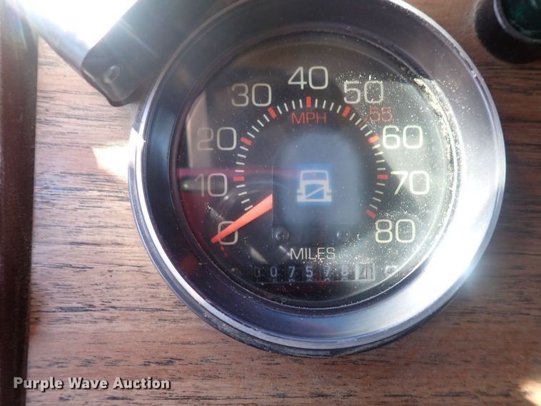 image for item DQ5019 1988 White GMC WIA  semi truck