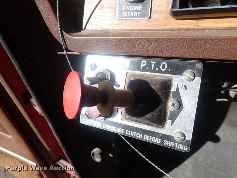 image for item DQ5019 1988 White GMC WIA  semi truck