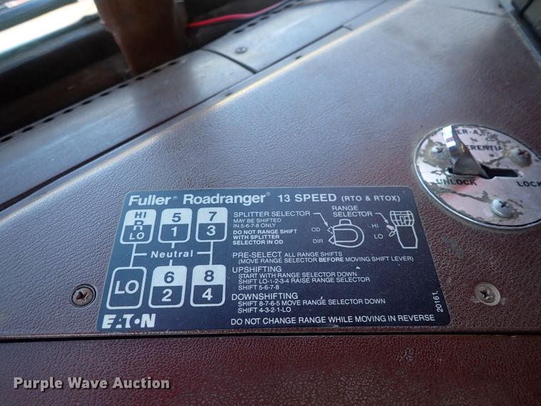 image for item DQ5019 1988 White GMC WIA  semi truck