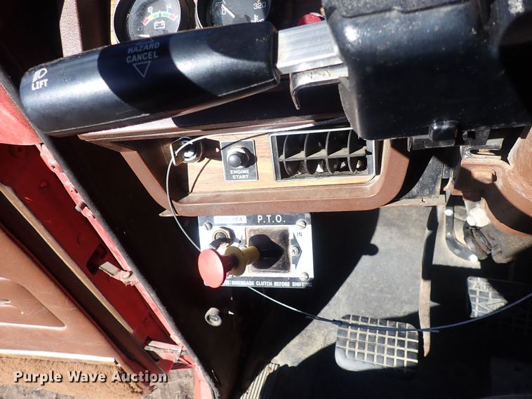 image for item DQ5019 1988 White GMC WIA  semi truck