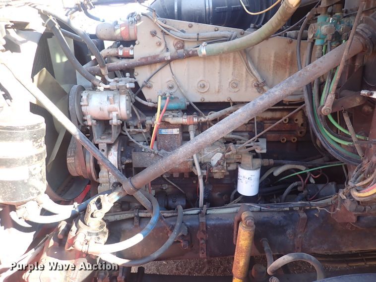 image for item DQ5019 1988 White GMC WIA  semi truck