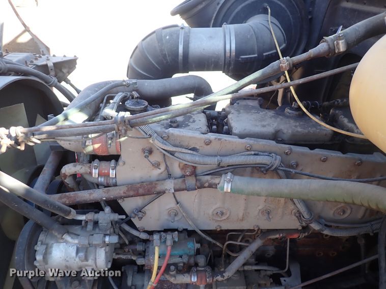 image for item DQ5019 1988 White GMC WIA  semi truck