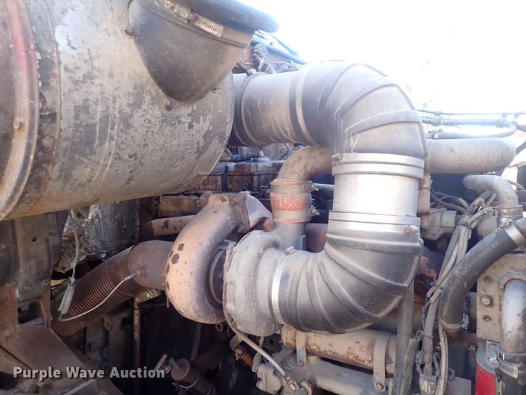 image for item DQ5019 1988 White GMC WIA  semi truck