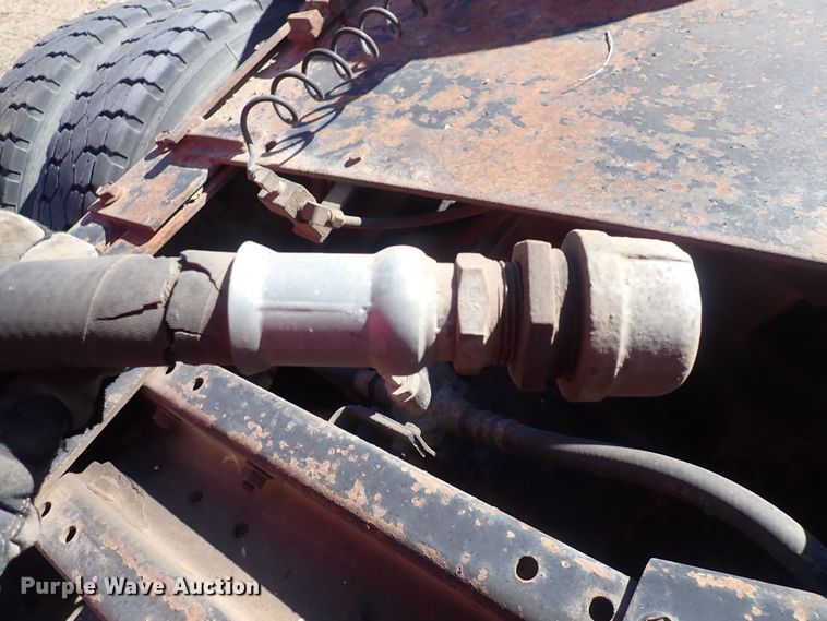 image for item DQ5019 1988 White GMC WIA  semi truck